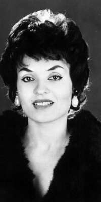 Ophelia DeVore, American businesswoman and model., dies at age 91